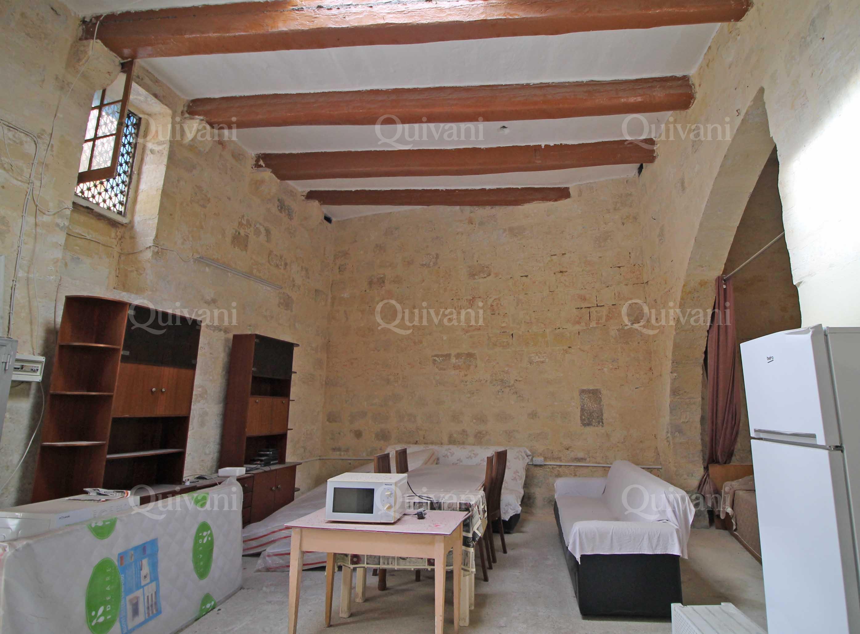 Qormi, Unconverted House of Character