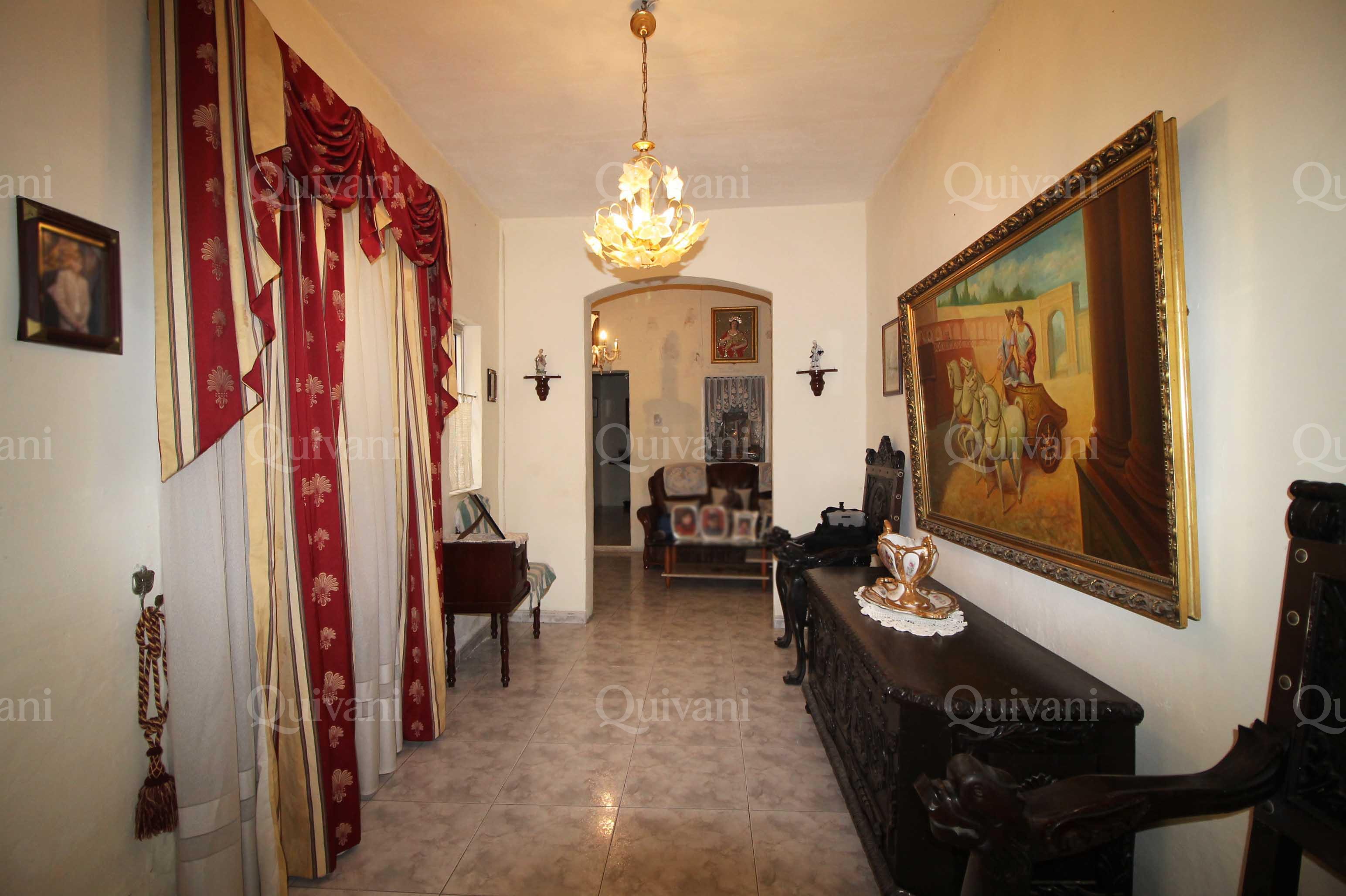 Qormi, Unconverted House of Character
