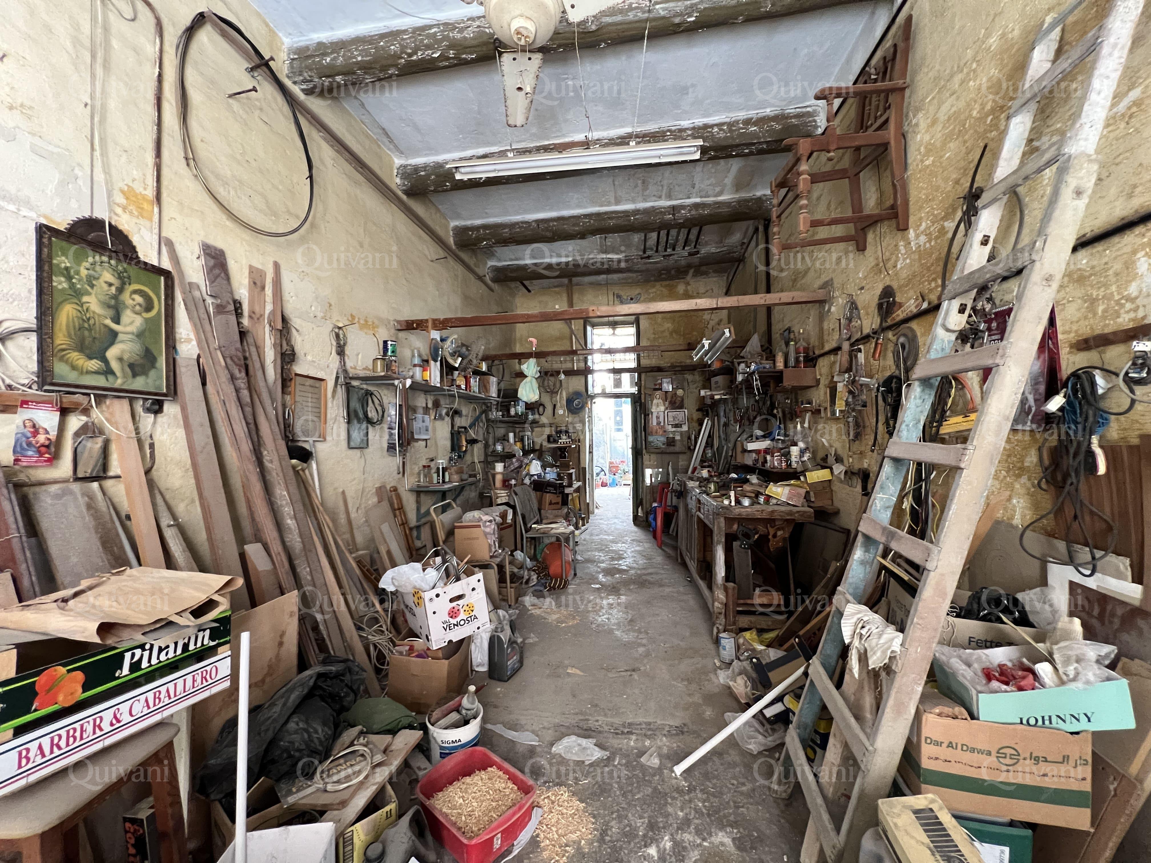Qormi, Unconverted House of Character