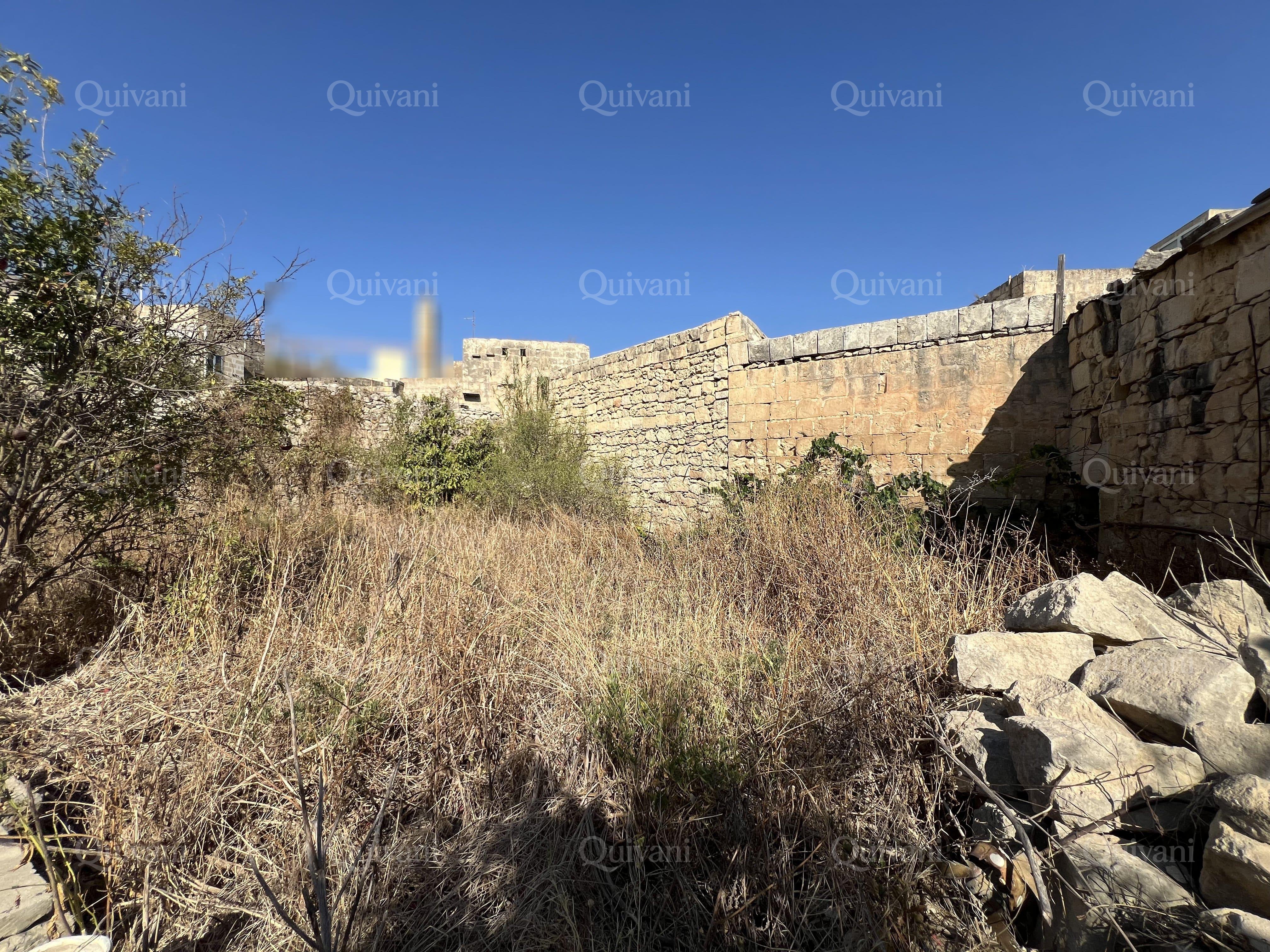 Qormi, Unconverted House of Character
