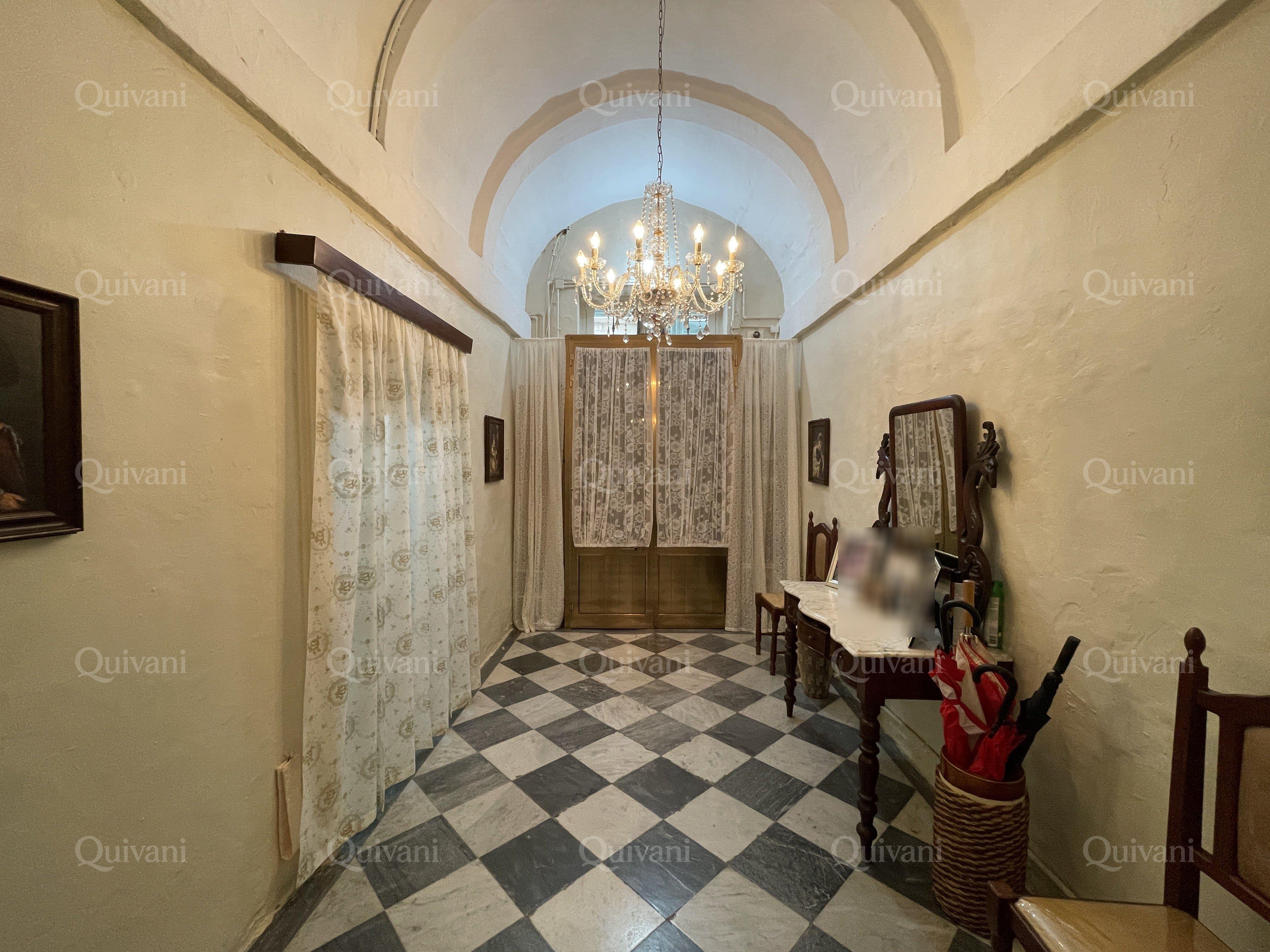 Cospicua, Partly Furnished Townhouse