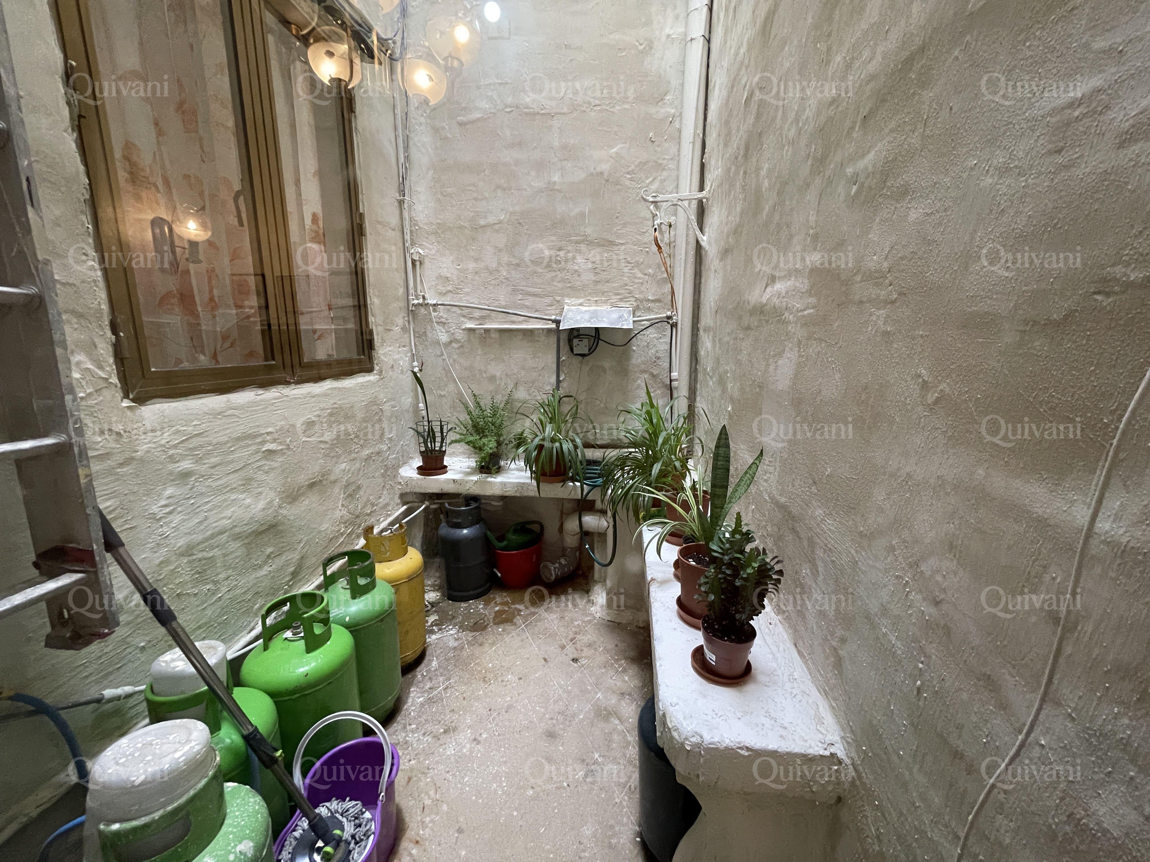 Cospicua, Partly Furnished Townhouse