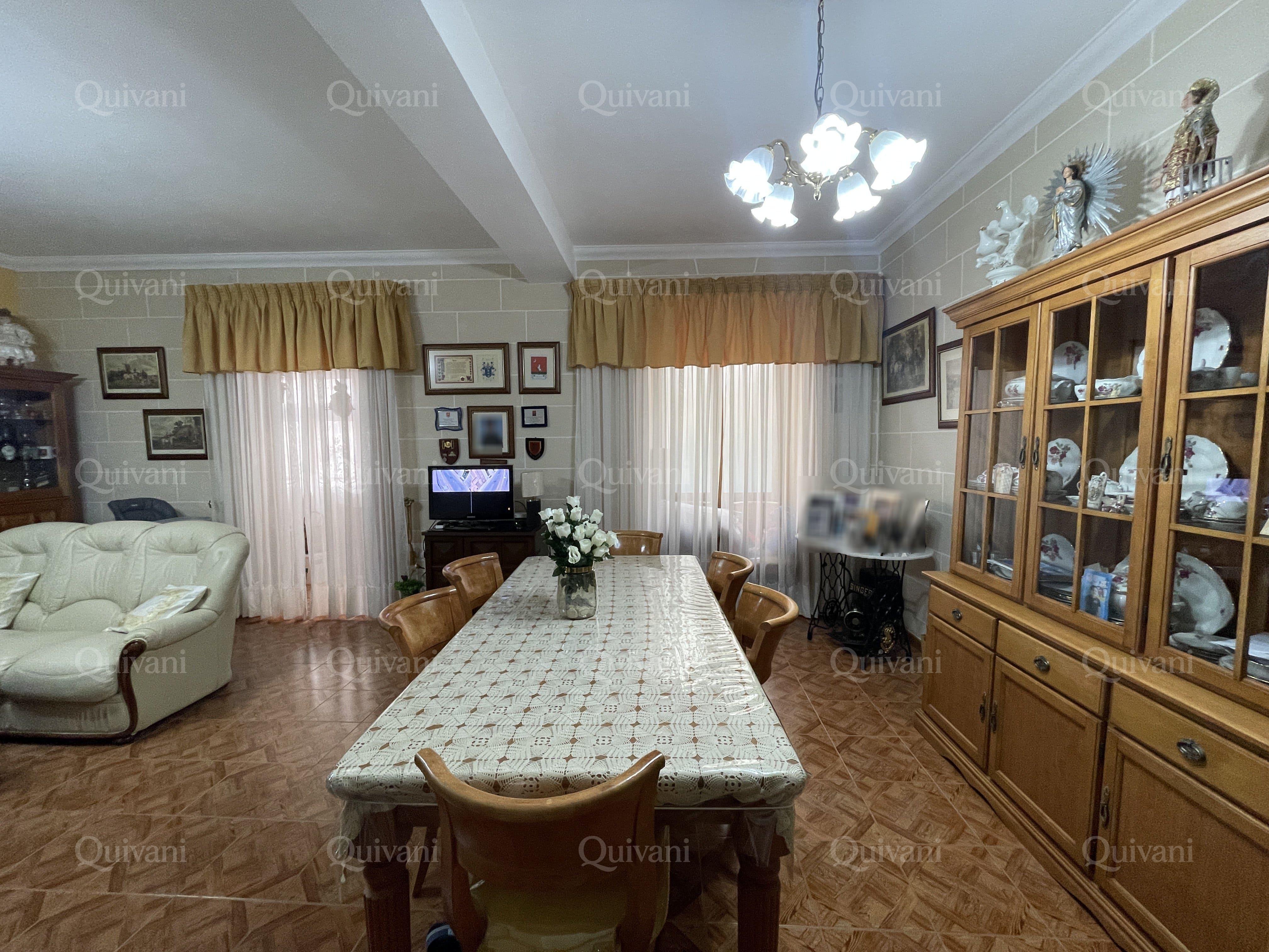 Cospicua, Partly Furnished Townhouse