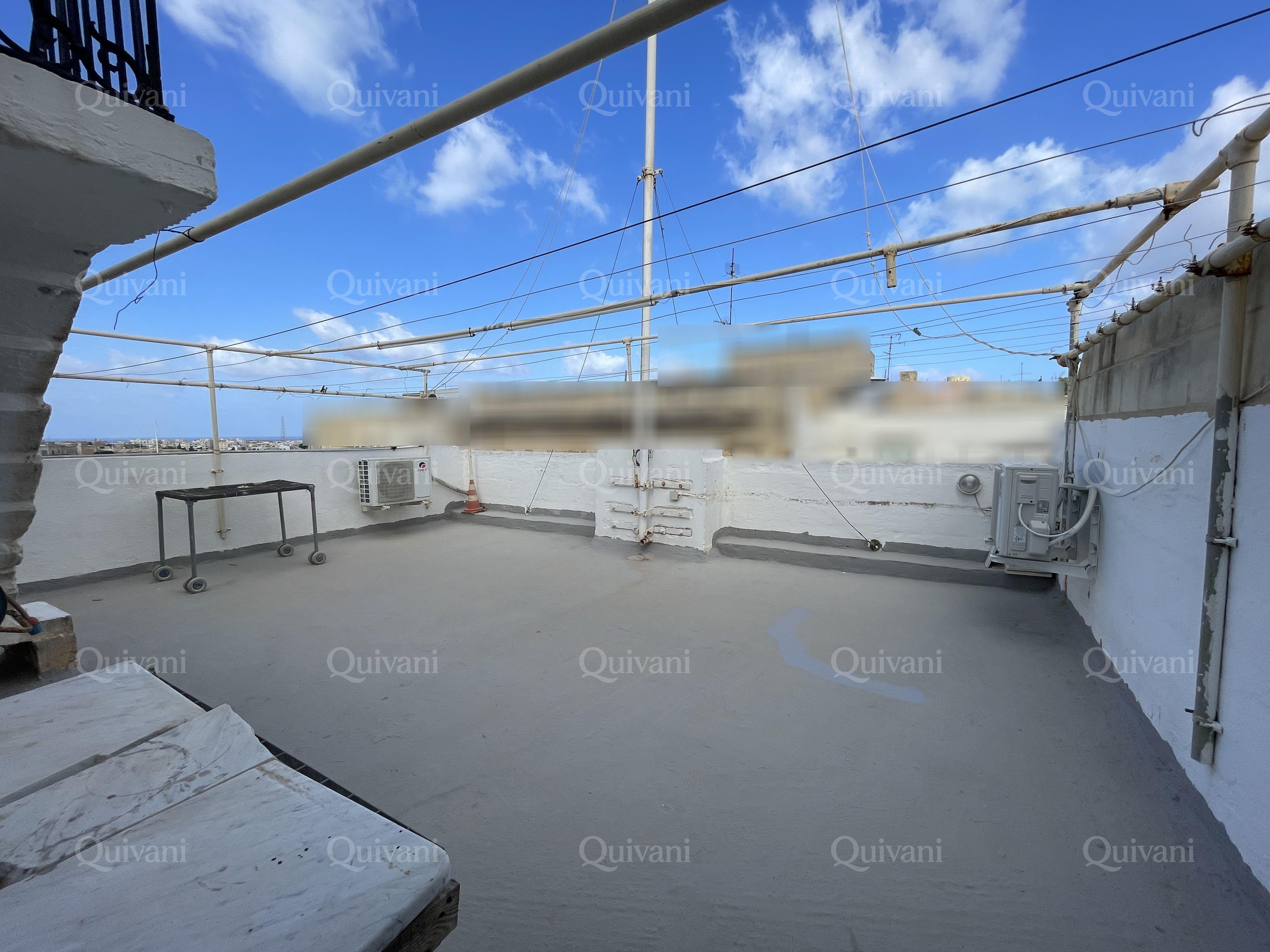 Cospicua, Partly Furnished Townhouse