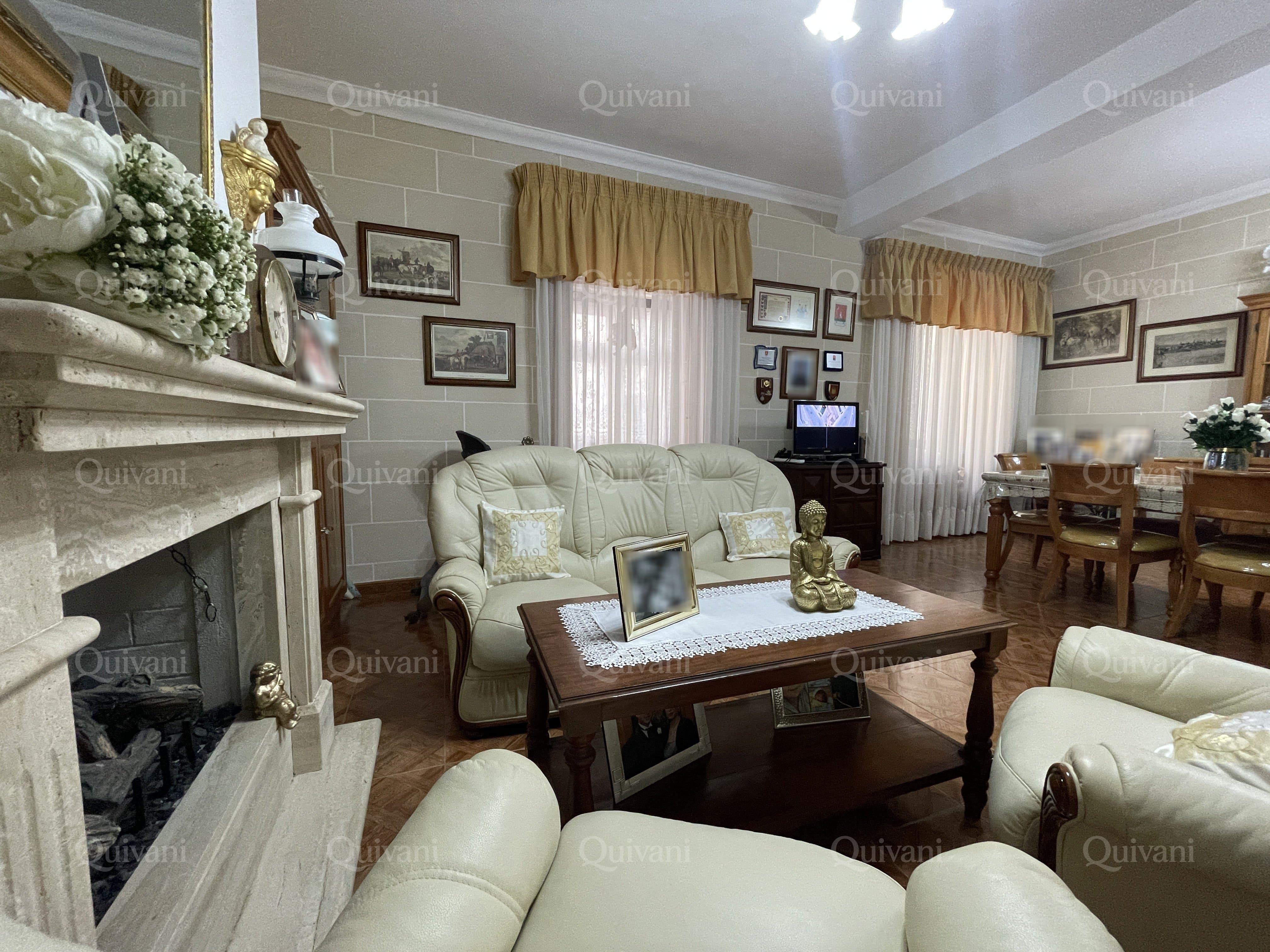 Cospicua, Partly Furnished Townhouse