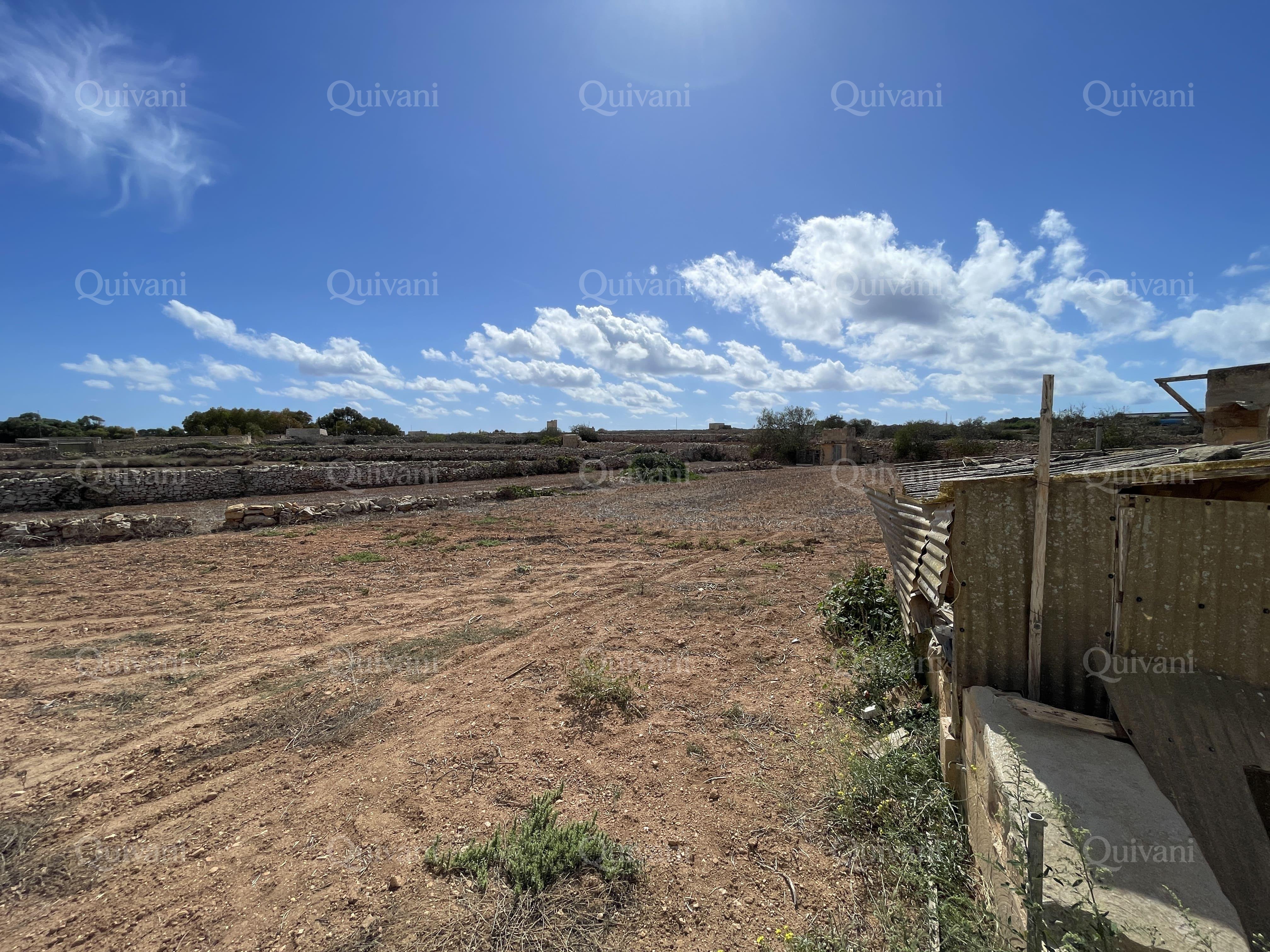Qrendi, Unconverted Farmhouse