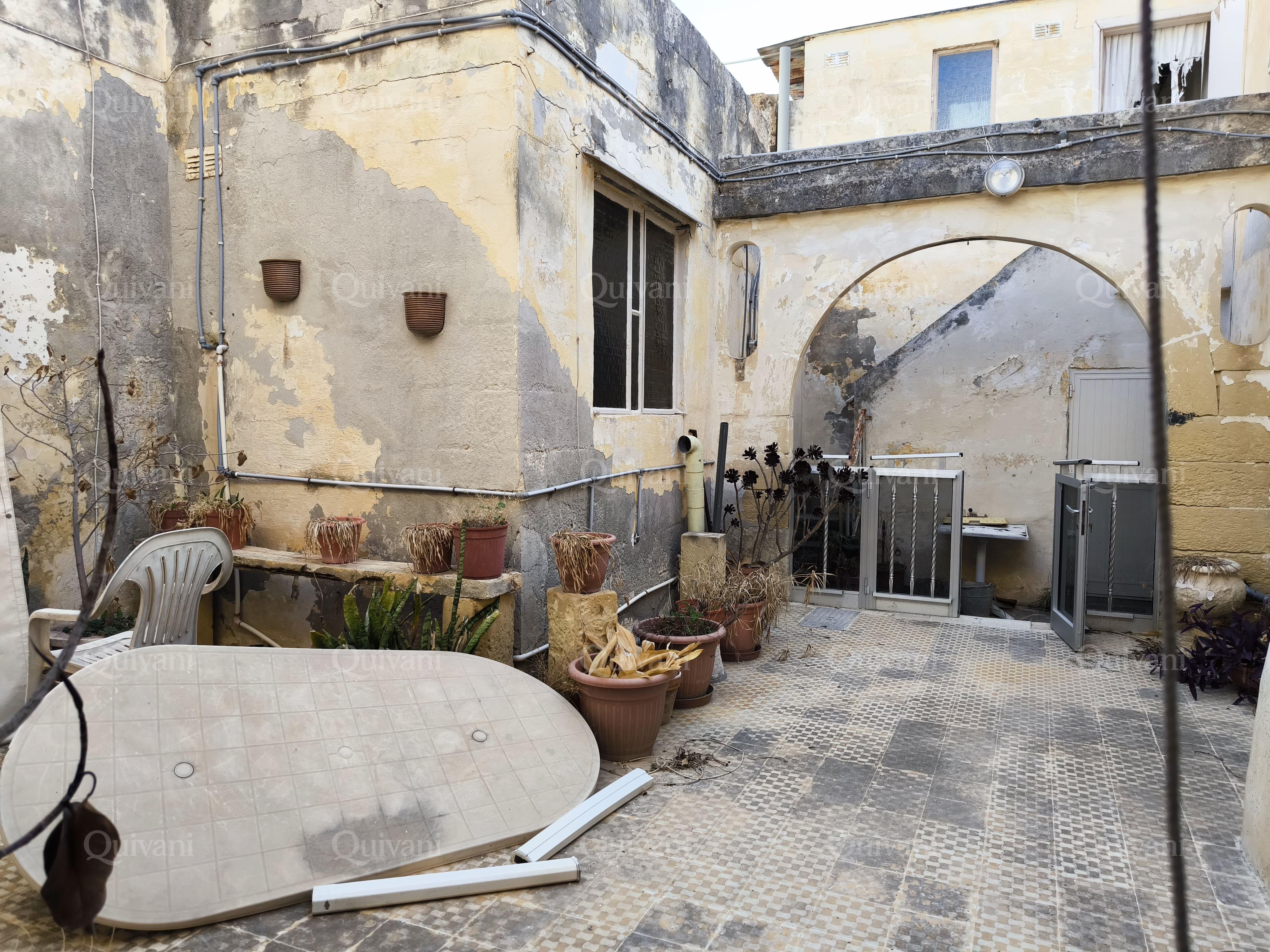 Zebbug, Unconverted Farmhouse