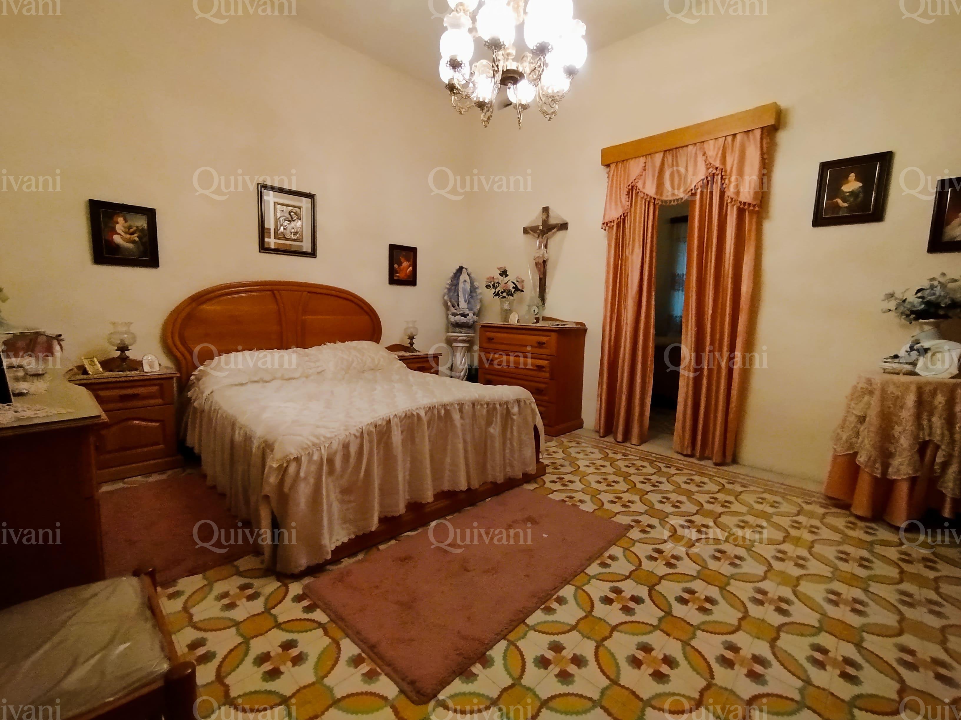 Qormi, Unconverted Townhouse