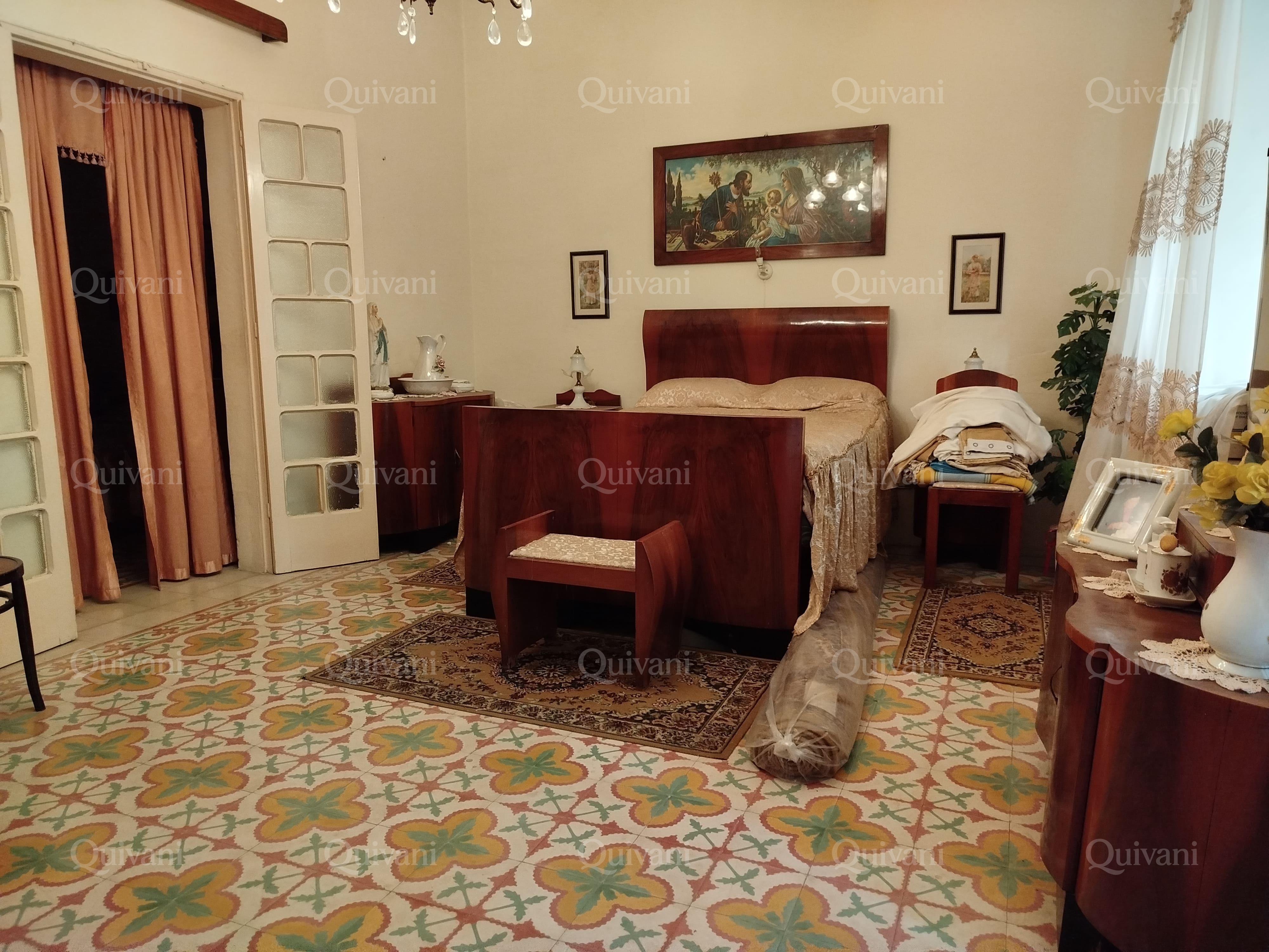 Qormi, Unconverted Townhouse