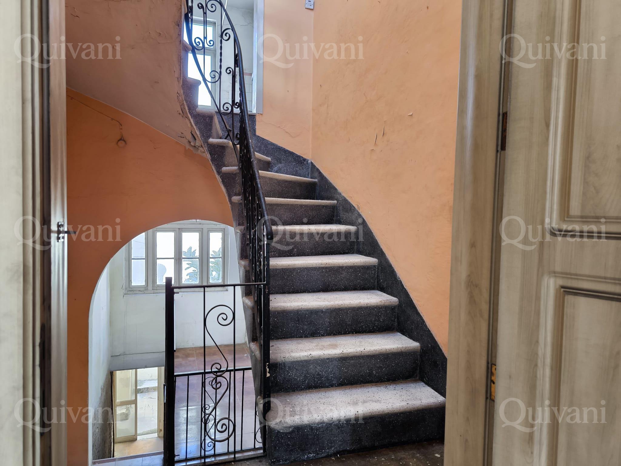 Paola, Shell form Solitary Maisonette