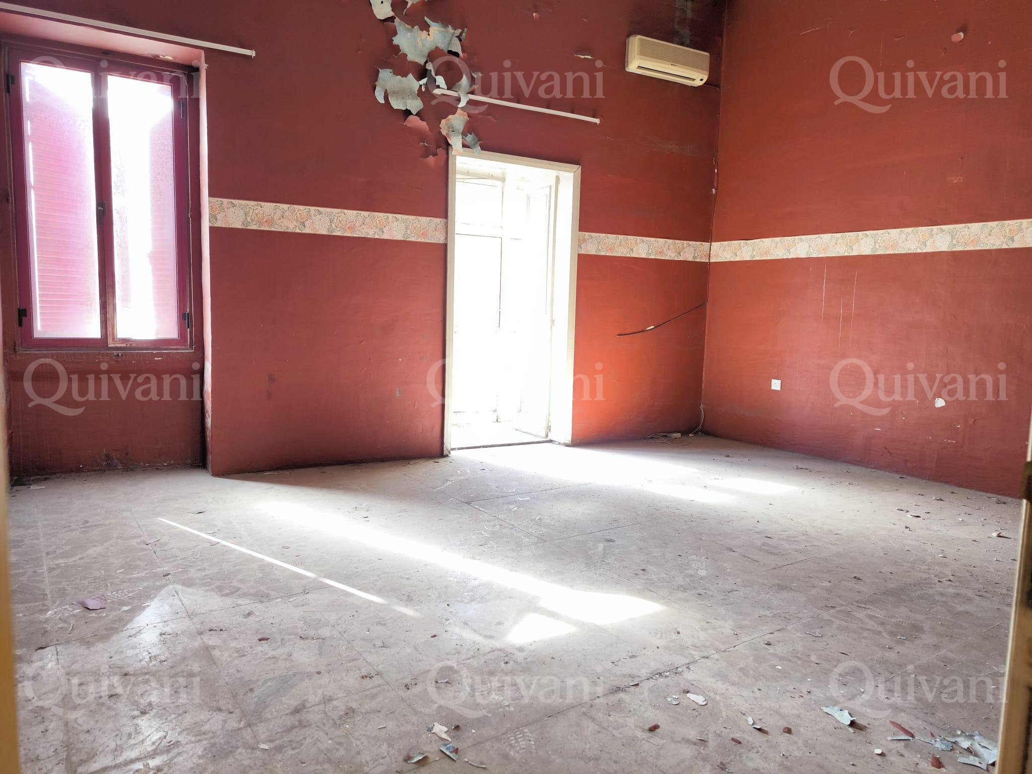 Paola, Shell form Solitary Maisonette