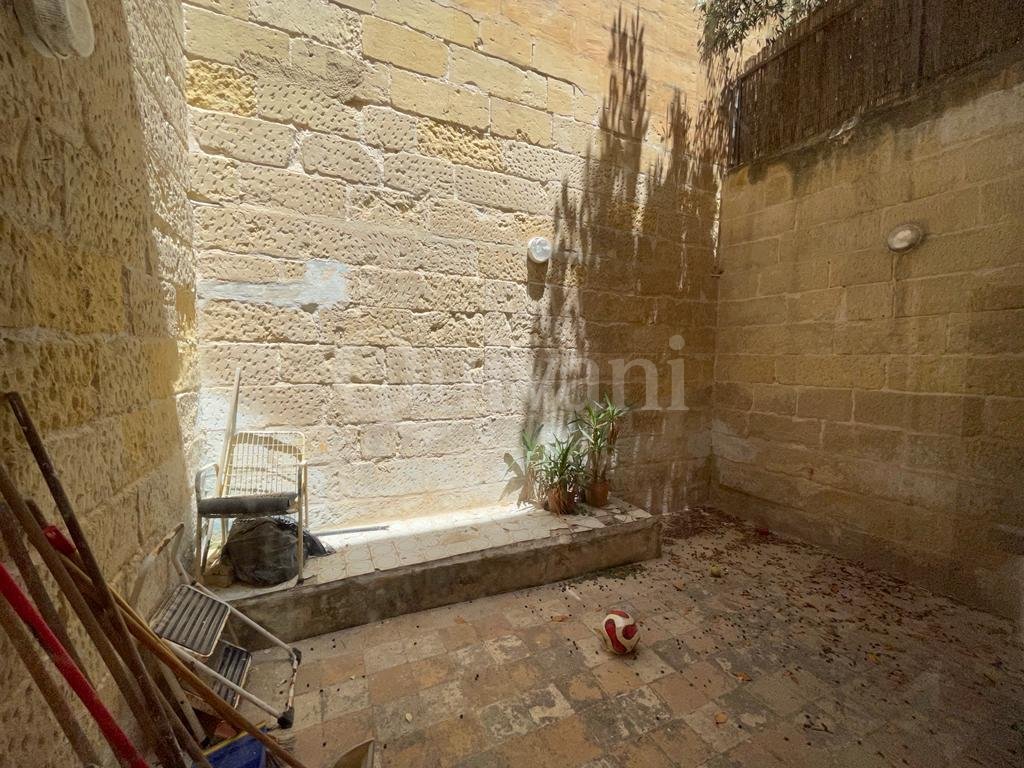 Hamrun, Furnished Townhouse