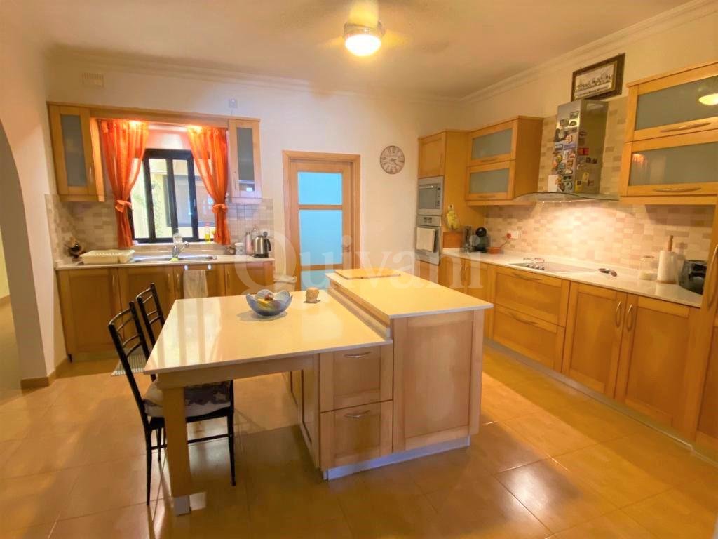 Mosta, Furnished Maisonette