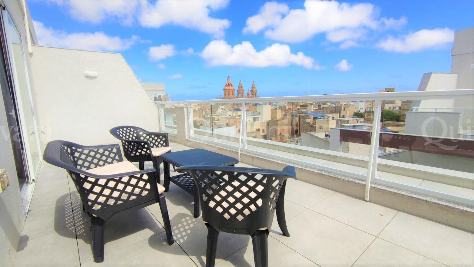 Luqa, Furnished Penthouse