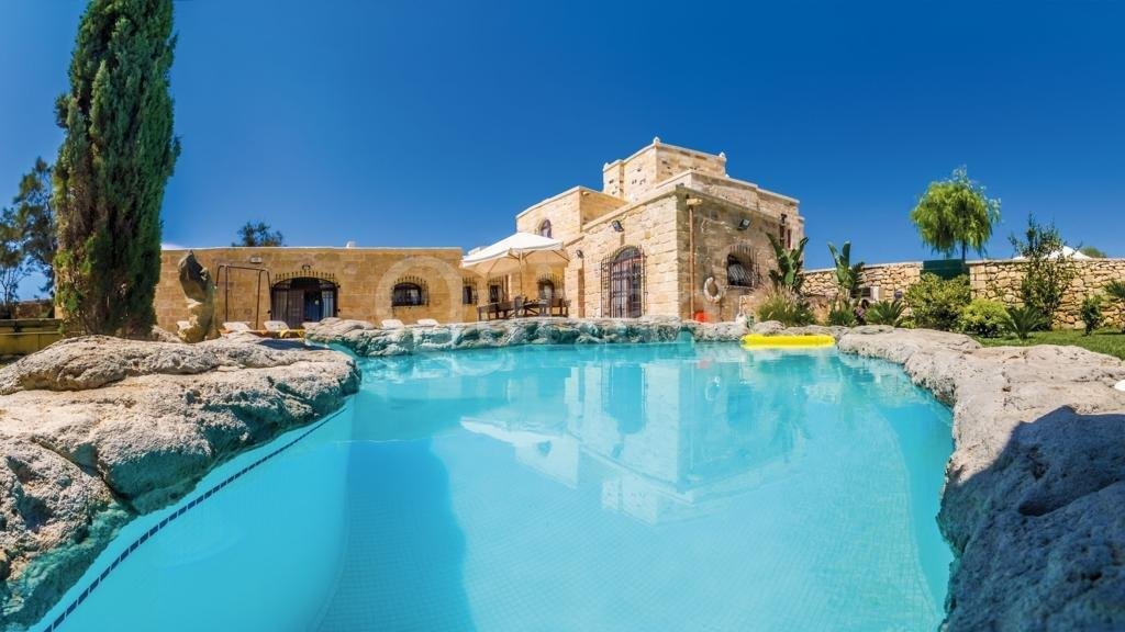 Zejtun, Furnished Farmhouse