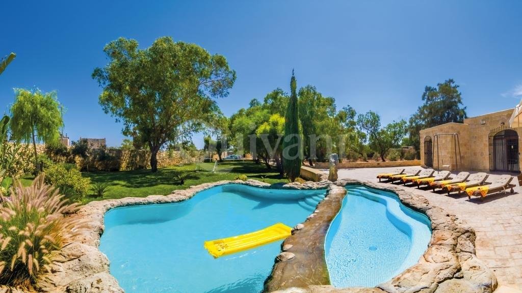 Zejtun, Furnished Farmhouse