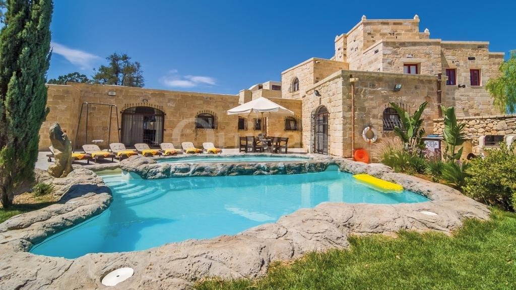 Zejtun, Furnished Farmhouse