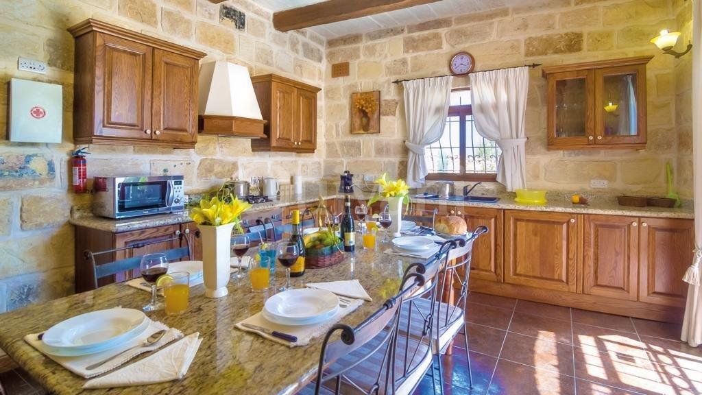 Zejtun, Furnished Farmhouse