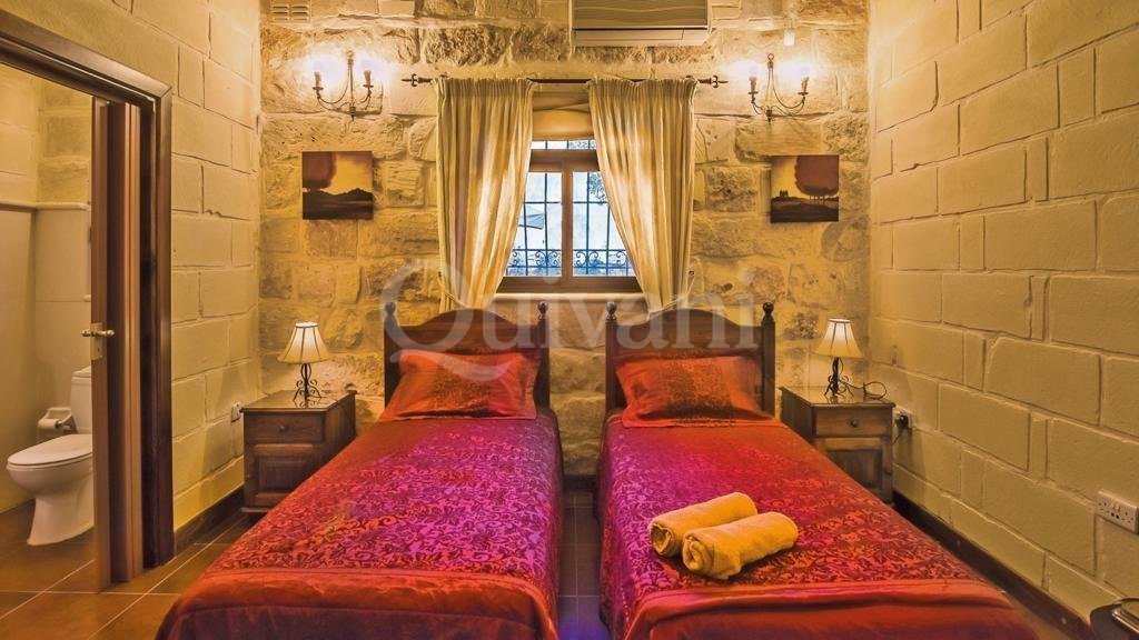 Zejtun, Furnished Farmhouse