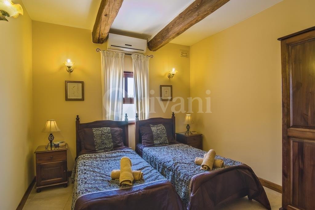 Zejtun, Furnished Farmhouse