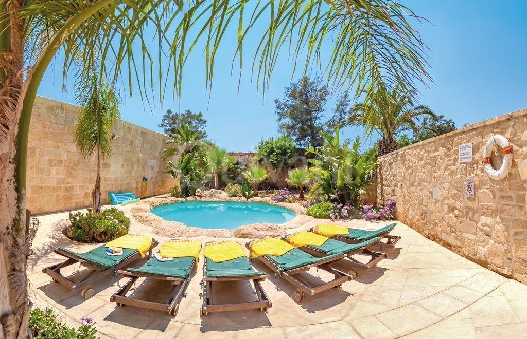 Zejtun, Furnished Farmhouse