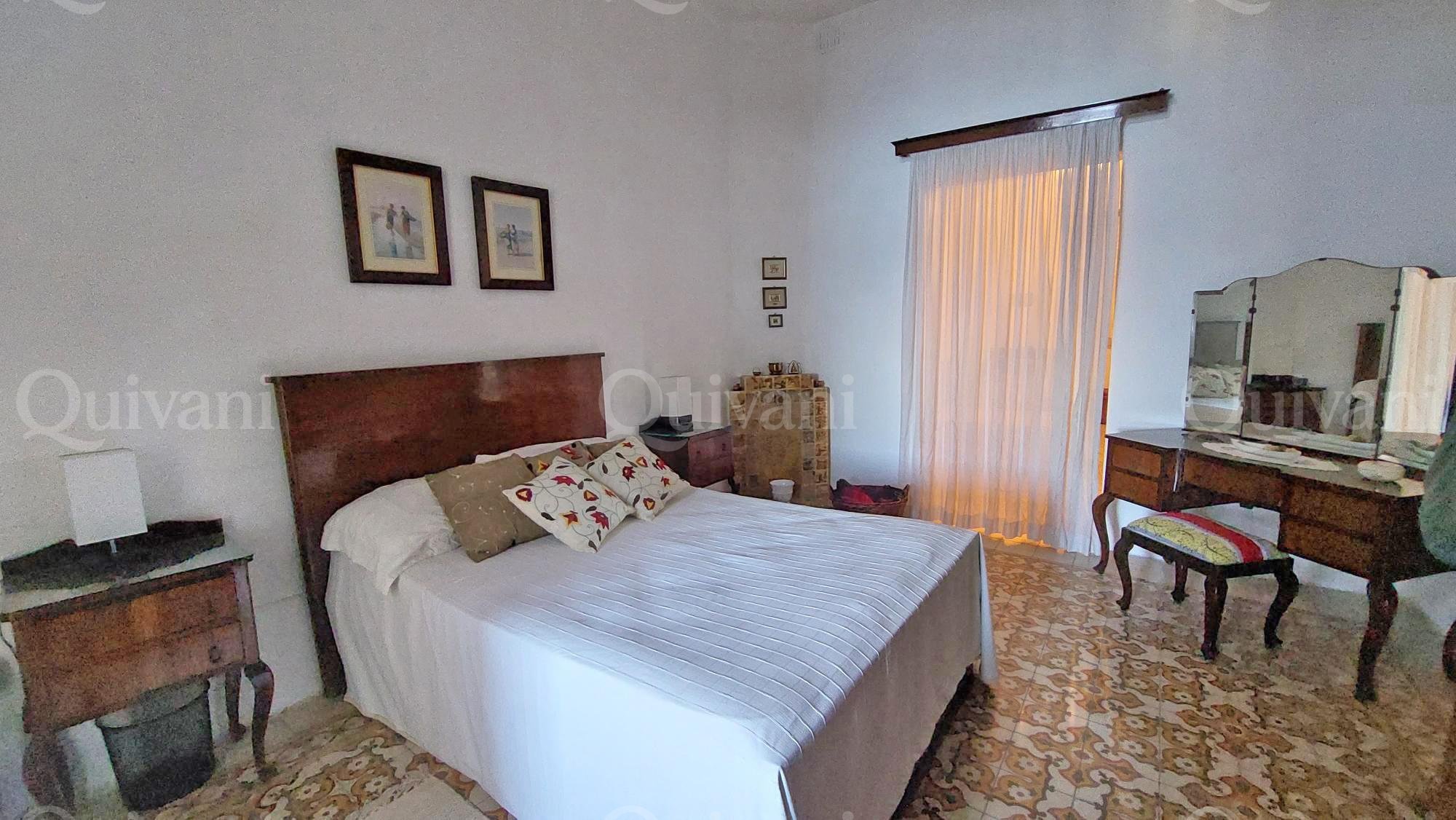 St Julians, Unconverted Townhouse