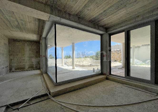 Madliena, Shell Form Villa