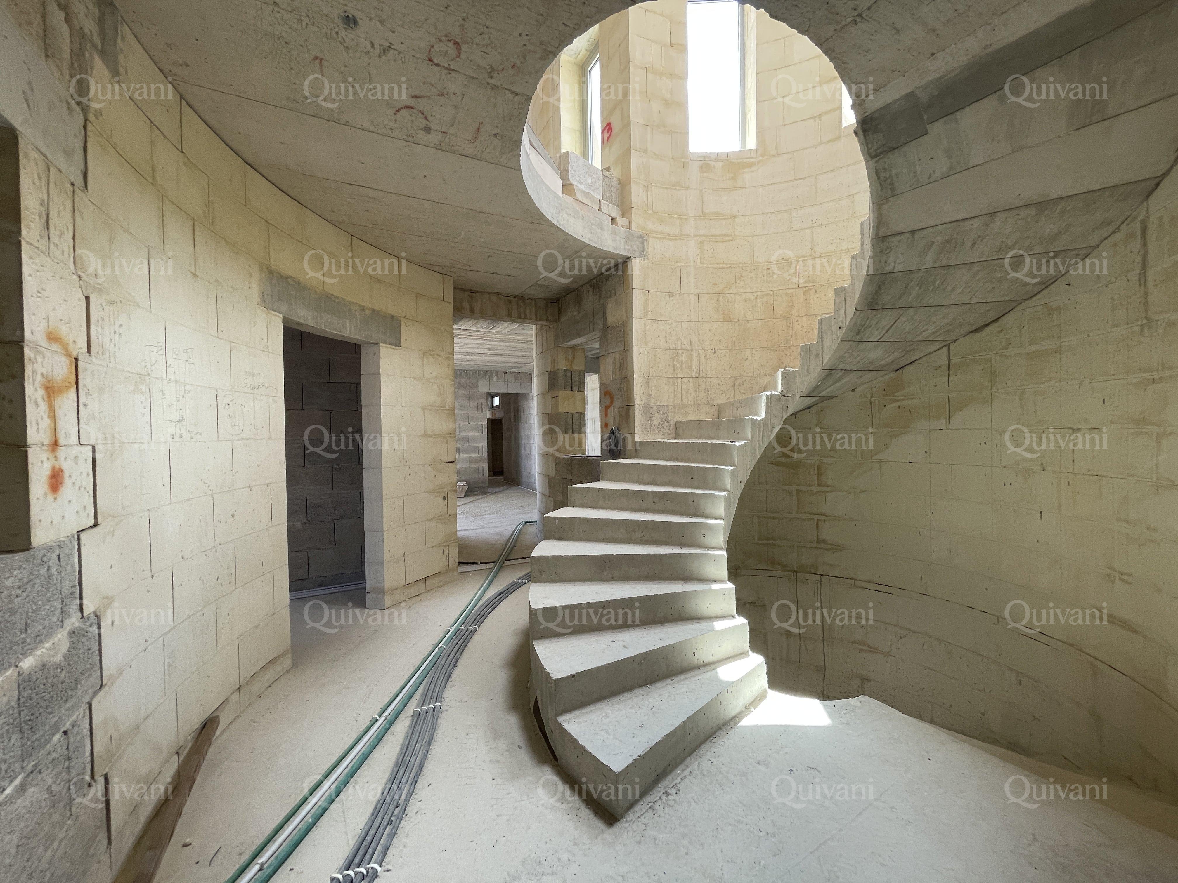 Madliena, Shell Form Villa
