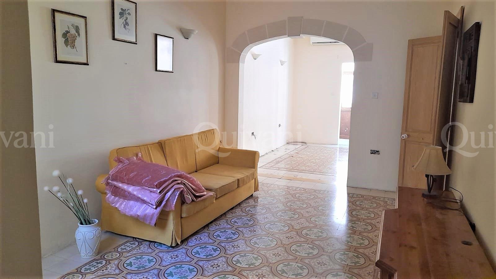 Gzira, Unconverted Townhouse