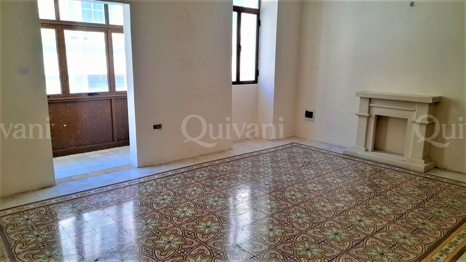 Gzira, Unconverted Townhouse