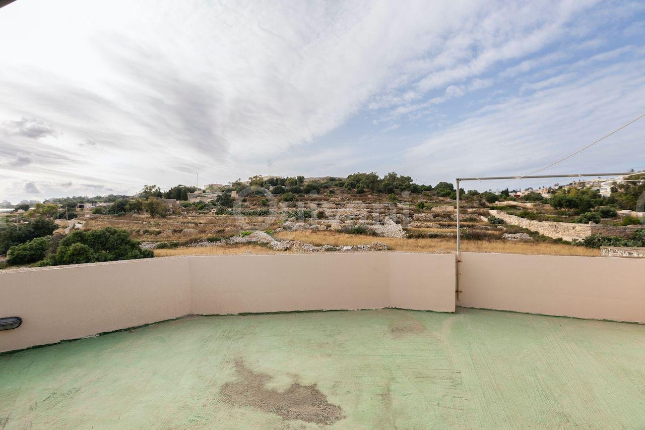 Iklin, Furnished Maisonette