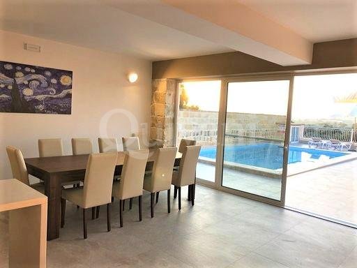 Zejtun, Furnished Villa