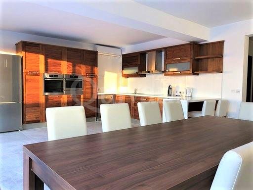Zejtun, Furnished Villa