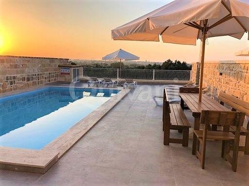 Zejtun, Furnished Villa