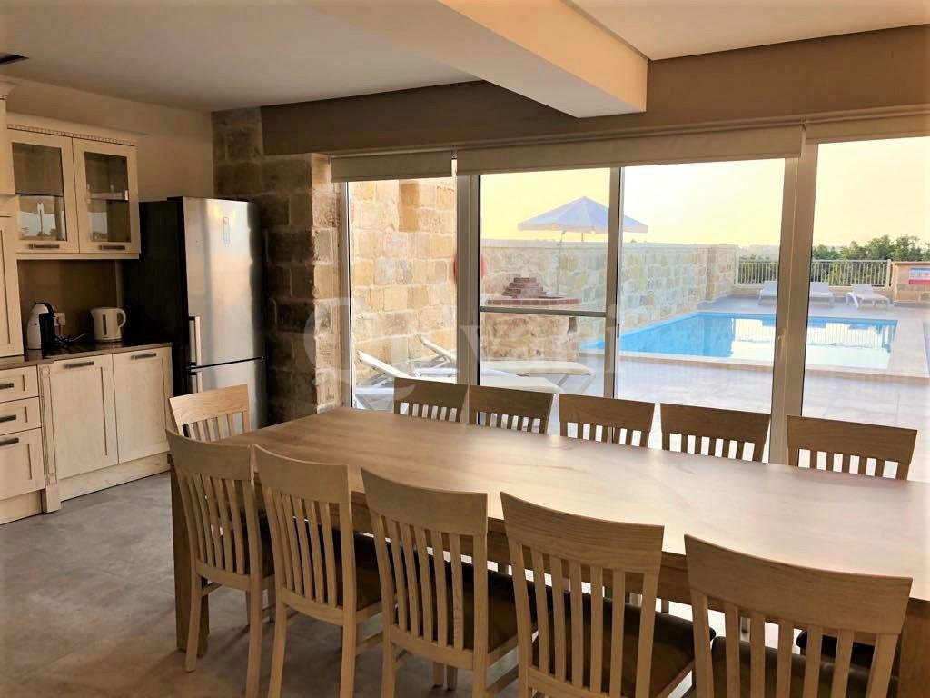 Zejtun, Furnished Villa