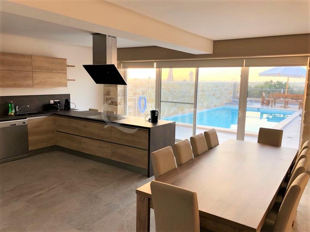 Zejtun, Furnished Villa