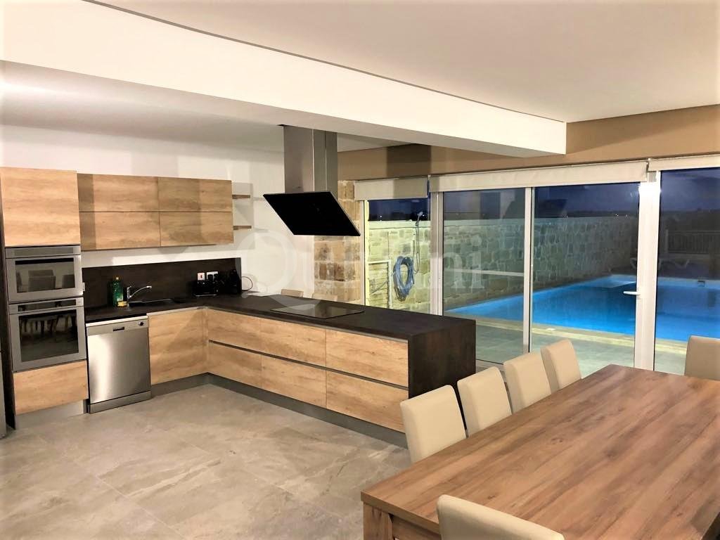Zejtun, Furnished Villa