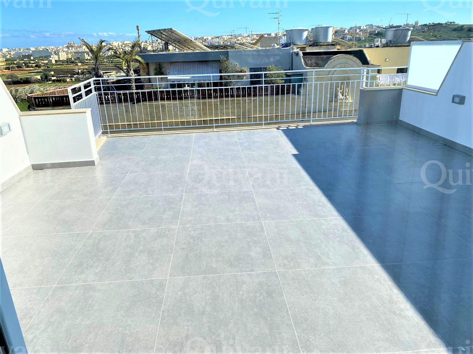 Qrendi, Furnished Penthouse