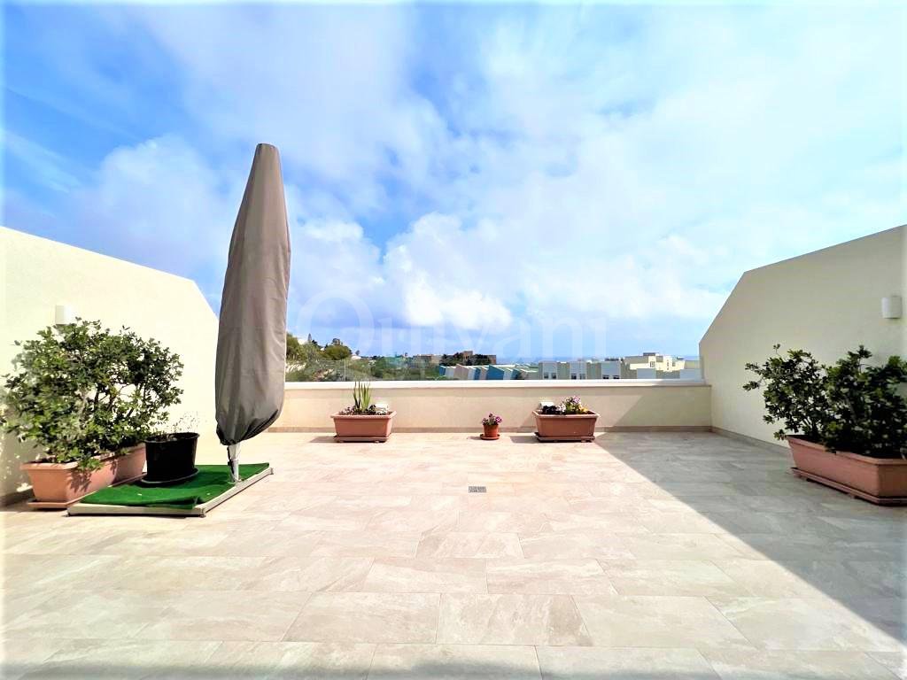 Swieqi, Furnished Penthouse