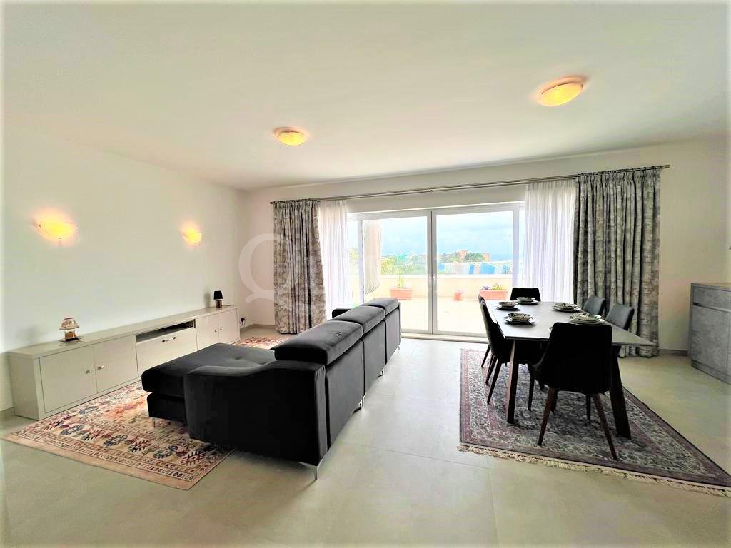 Swieqi, Furnished Penthouse