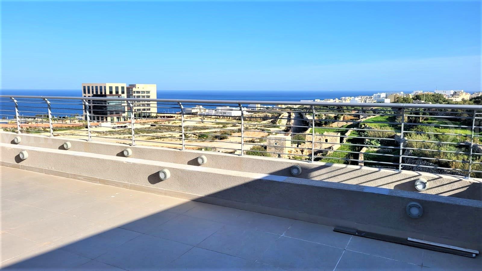 Kalkara, Furnished Penthouse