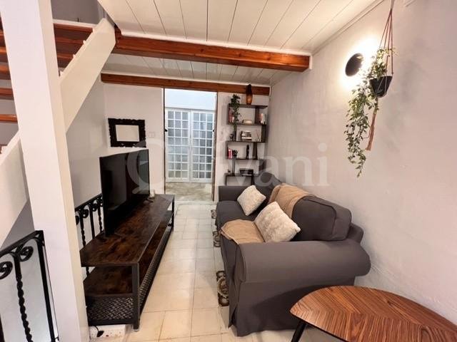 Valletta, Furnished Maisonette