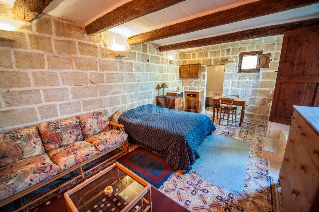 Siggiewi, Converted Farmhouse