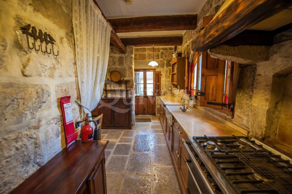 Siggiewi, Converted Farmhouse