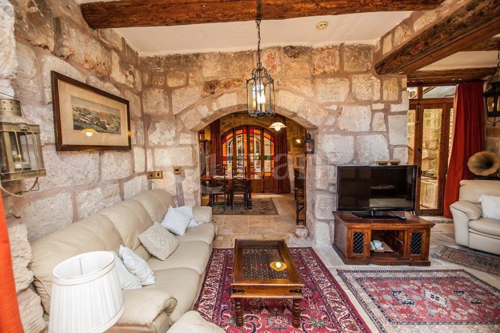 Siggiewi, Converted Farmhouse