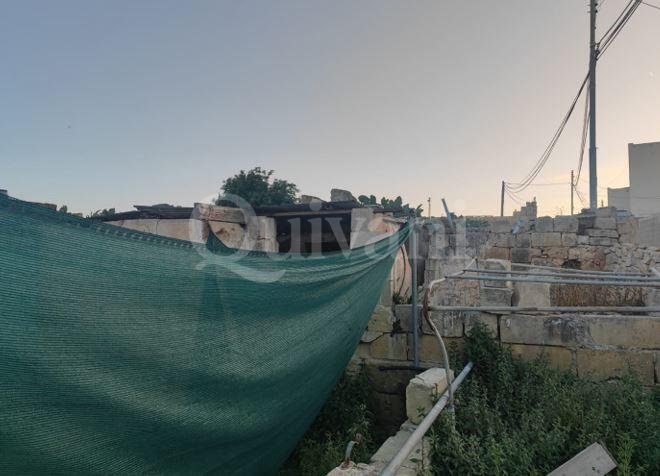 Qormi, Warehouse