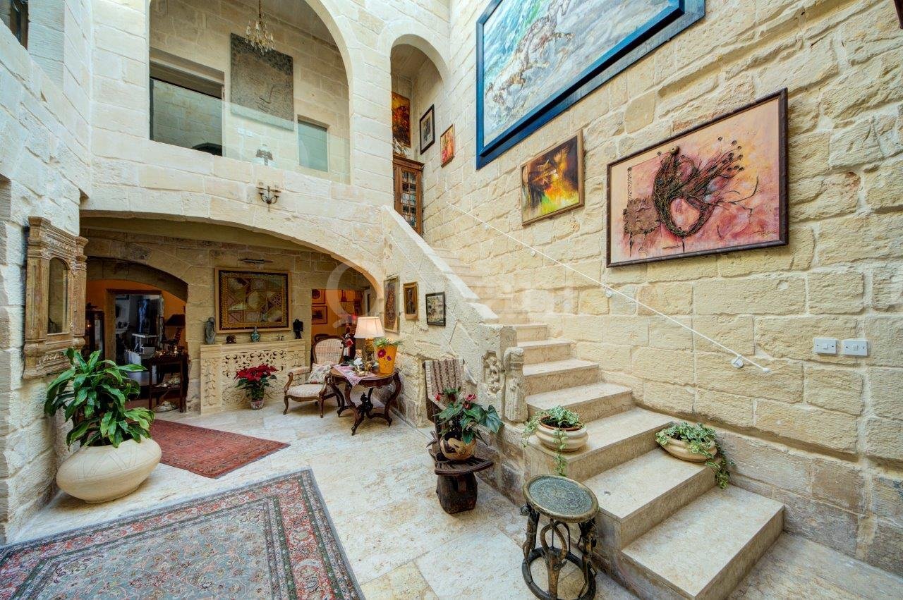 Naxxar, Finished House of Character