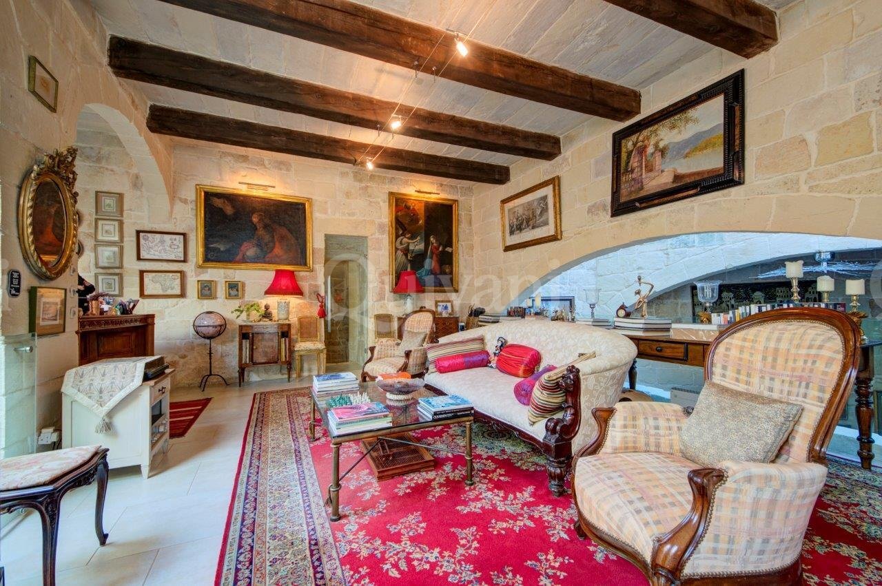 Naxxar, Finished House of Character