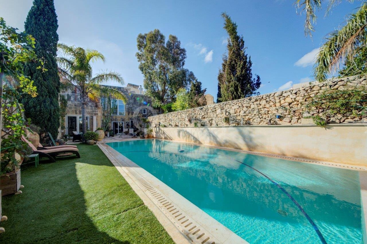 Naxxar, Finished House of Character