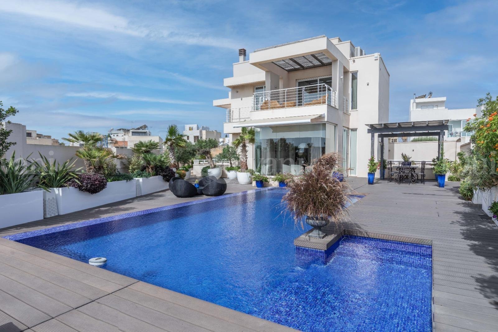 Madliena, Finished Villa